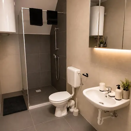 Ketrin 3 Apartment *